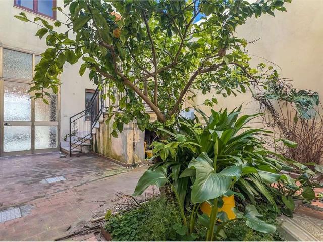 Villetta indipendente in vendita di 239 m² in Via Macomer
