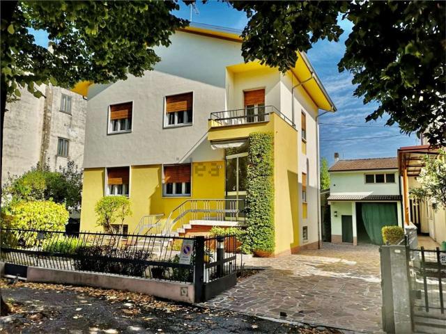 Villetta indipendente in vendita di 240 m²