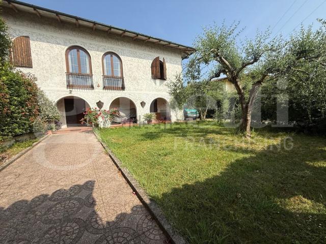 Villetta indipendente in vendita di 240 m²