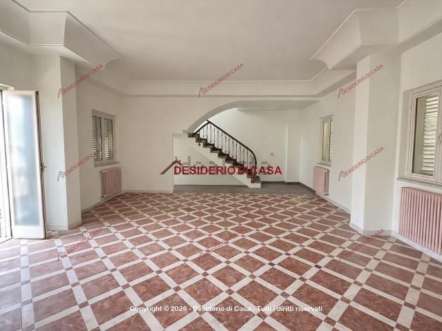 Villetta indipendente in vendita di 240 m² in Via Collegio, 4
