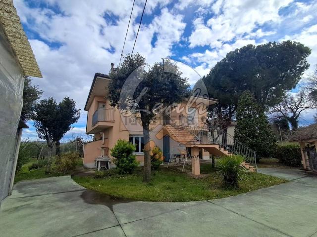 Villetta indipendente in vendita di 240 m² in Via Caduti di Nassiriya, 13