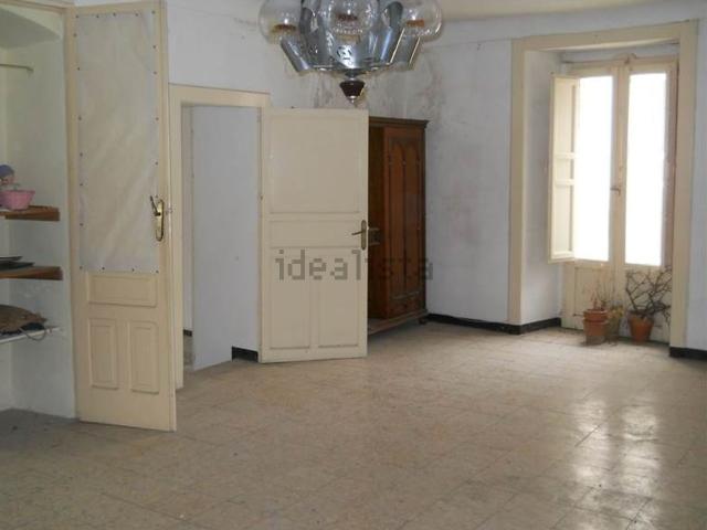 Villetta indipendente in vendita di 240 m² in Via Capri, 211