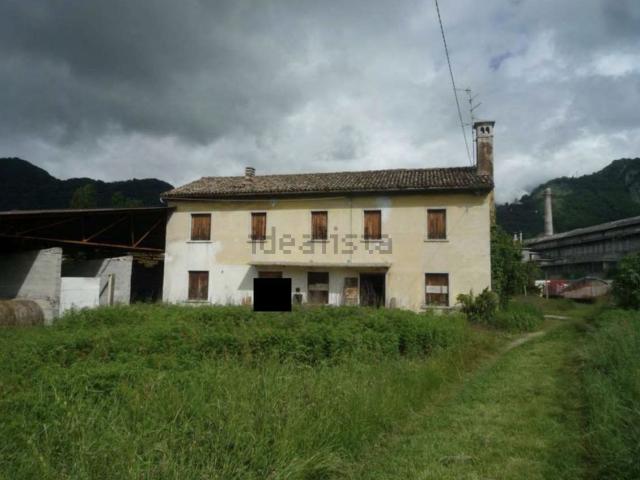 Villetta indipendente in vendita di 240 m² in Via Carso, 36
