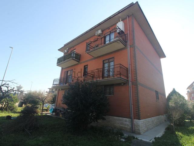 Villetta indipendente in vendita di 240 m² in Via Casamassima