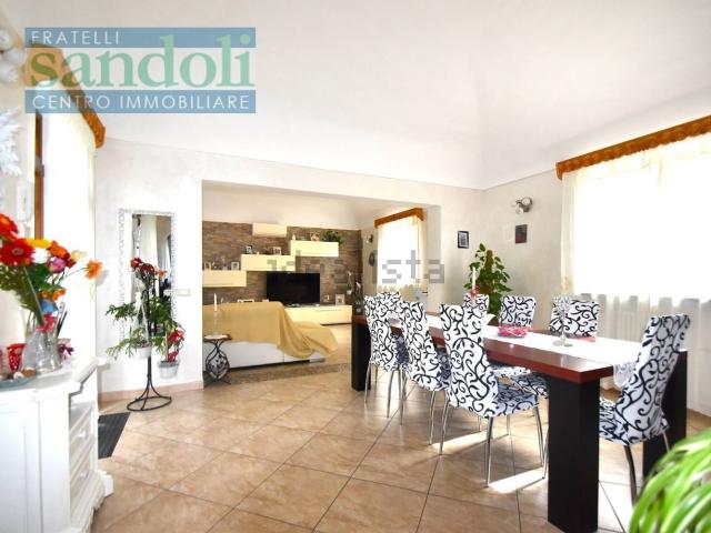 Villetta indipendente in vendita di 240 m² in Via Casalino