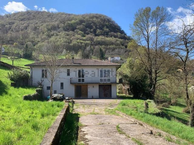 Villetta indipendente in vendita di 240 m² in Via Castello