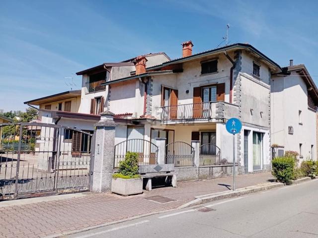 Villetta indipendente in vendita di 240 m² in Via Circonvallazione, 4