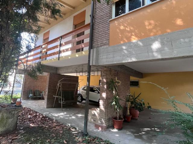 Villetta indipendente in vendita di 240 m² in Via borsari, 4