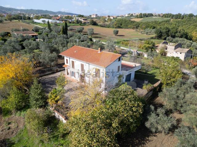 Villetta indipendente in vendita di 240 m² in Via Bosco San Agnese, 14