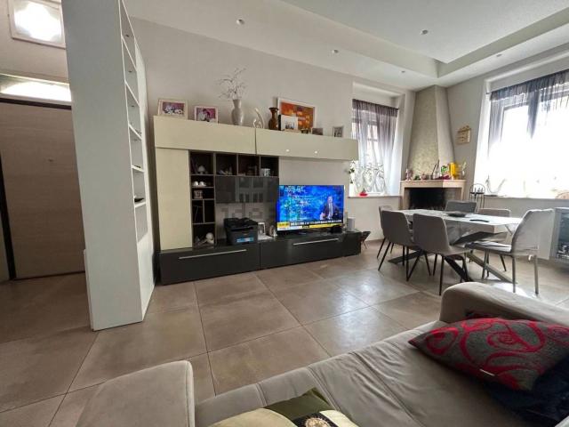 Villetta indipendente in vendita di 240 m² in Via Bezzecca
