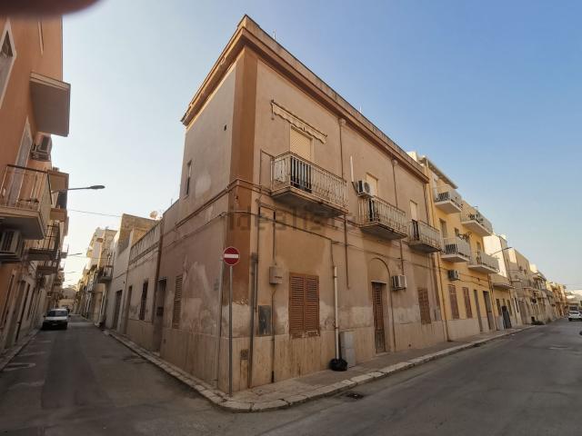 Villetta indipendente in vendita di 240 m² in Via Bellini