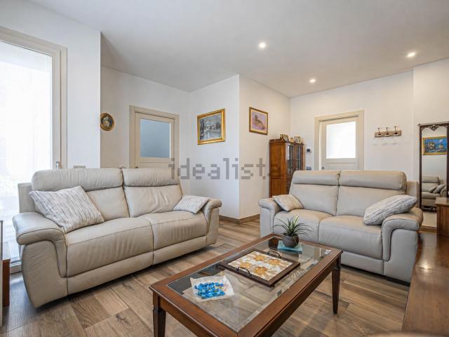 Villetta indipendente in vendita di 240 m² in Via Goffredo Mameli, 26