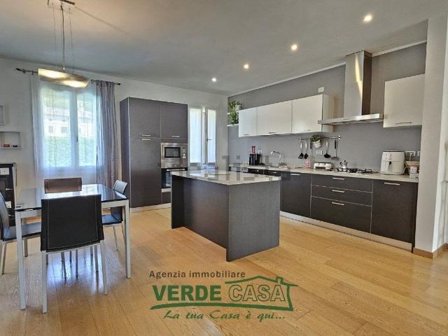 Villetta indipendente in vendita di 240 m² in Via General Gaetano Giardino