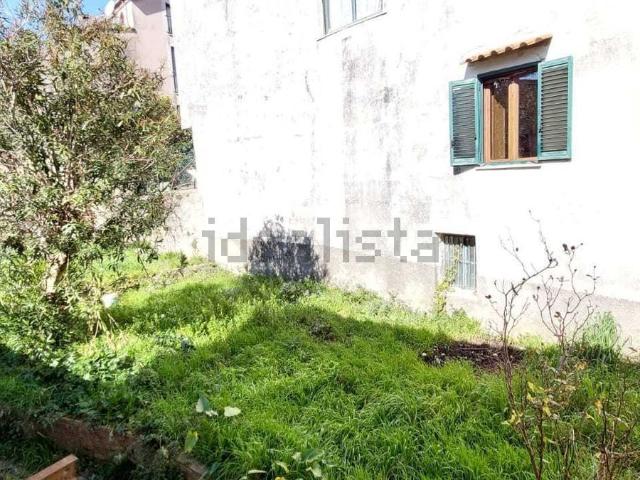 Villetta indipendente in vendita di 240 m² in Via Giacomi
