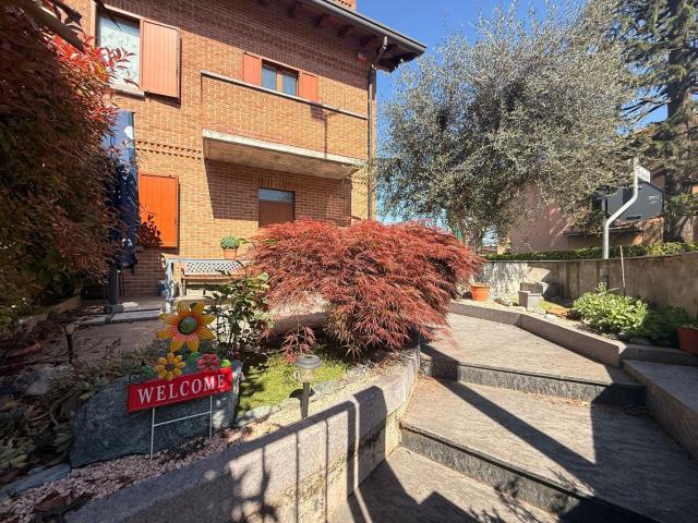 Villetta indipendente in vendita di 240 m² in Via Ginevrina da Fossano