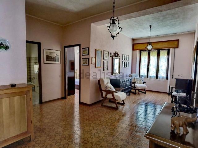 Villetta indipendente in vendita di 240 m² in Via Giove