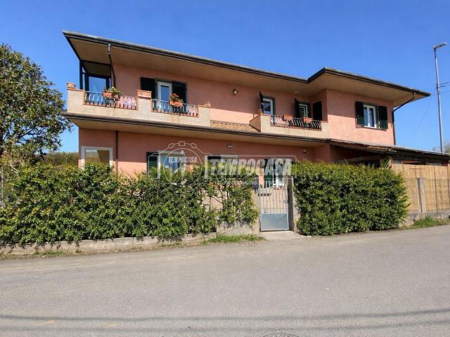 Villetta indipendente in vendita di 240 m² in Via dei Loghi
