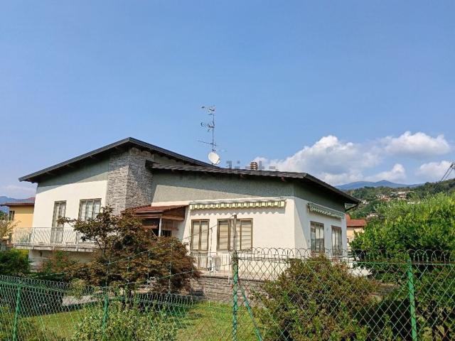 Villetta indipendente in vendita di 240 m² in Via del Piano, 5