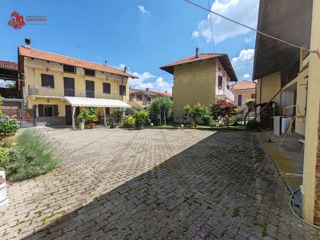 Villetta indipendente in vendita di 240 m² in Via destefanis