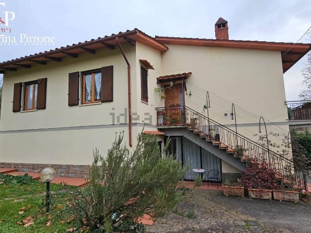 Villetta indipendente in vendita di 240 m² in Via Fangaccio, 1
