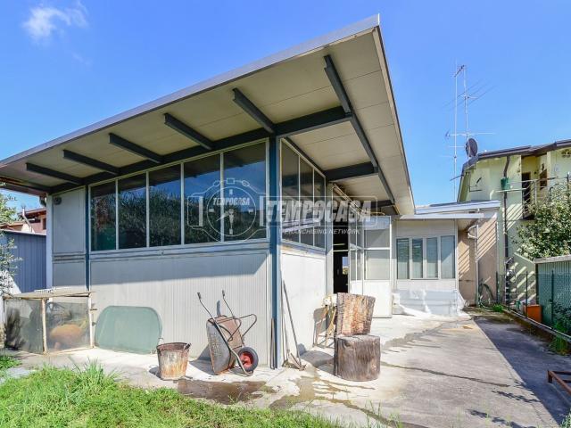 Villetta indipendente in vendita di 240 m² in Via Filippo Turati