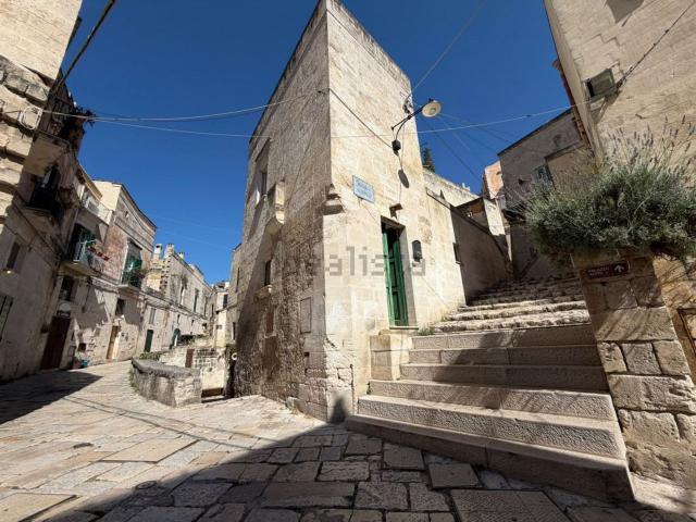 Villetta indipendente in vendita di 240 m² in Via Fiorentini