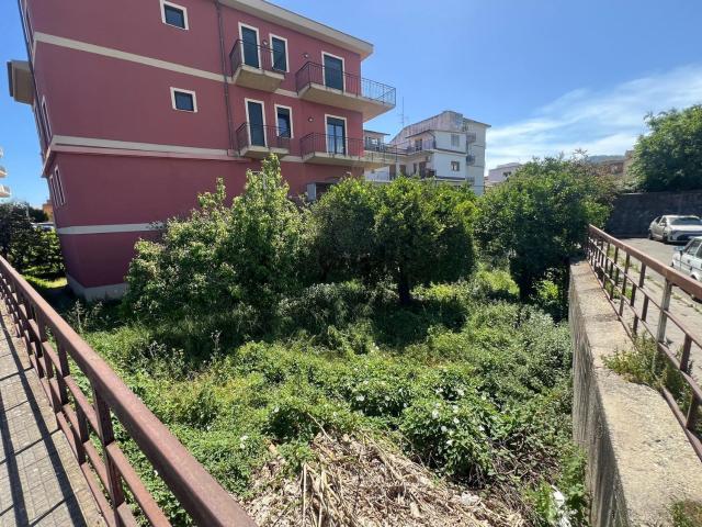 Villetta indipendente in vendita di 240 m² in Via Onofrio Ugo S, 85