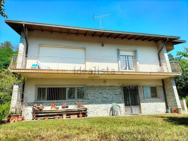 Villetta indipendente in vendita di 240 m² in Via lavagione