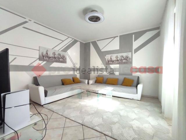 Villetta indipendente in vendita di 240 m² in Via Lenin, 73