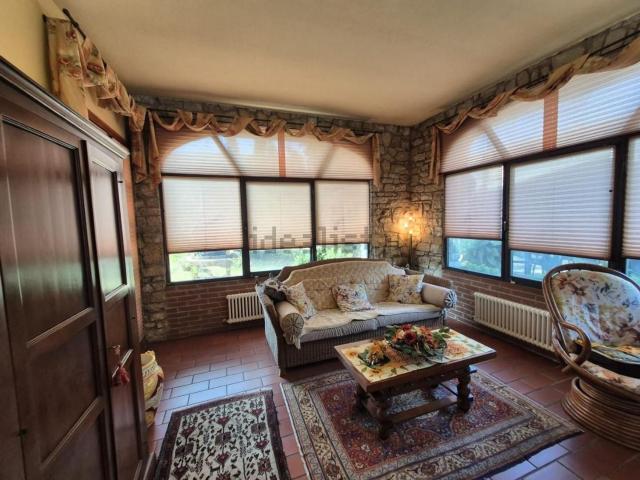 Villetta indipendente in vendita di 240 m² in Via Leonardo da Vinci