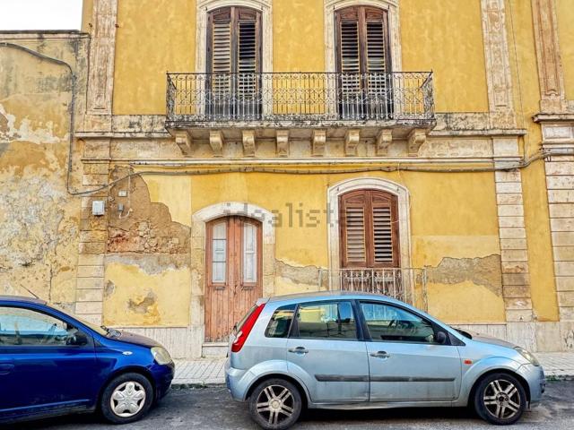 Villetta indipendente in vendita di 240 m² in Via Linneo, 28