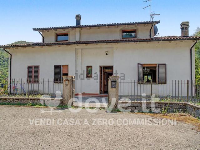 Villetta indipendente in vendita di 240 m² in Via Luigi Einaudi, 1