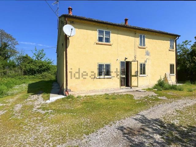 Villetta indipendente in vendita di 240 m² in Via Massafiscaglia