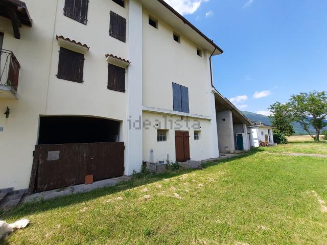 Villetta indipendente in vendita di 240 m² in Via Mesinis, 1