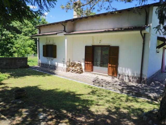 Villetta indipendente in vendita di 240 m² in Via Nazionale