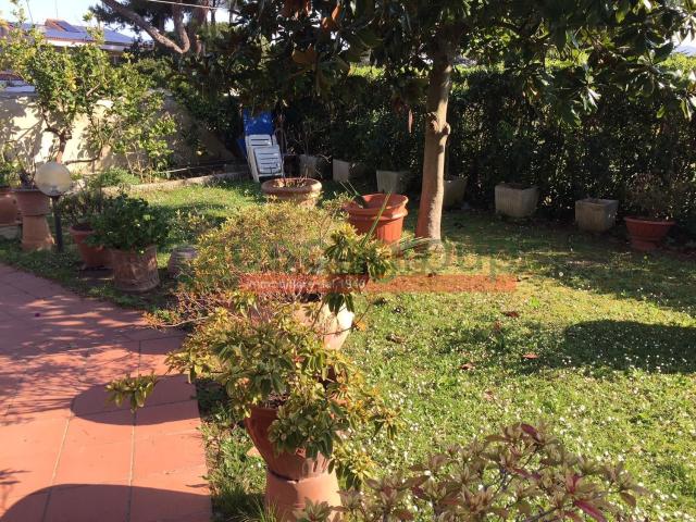 Villetta indipendente in vendita di 240 m² in Via Numa Campi