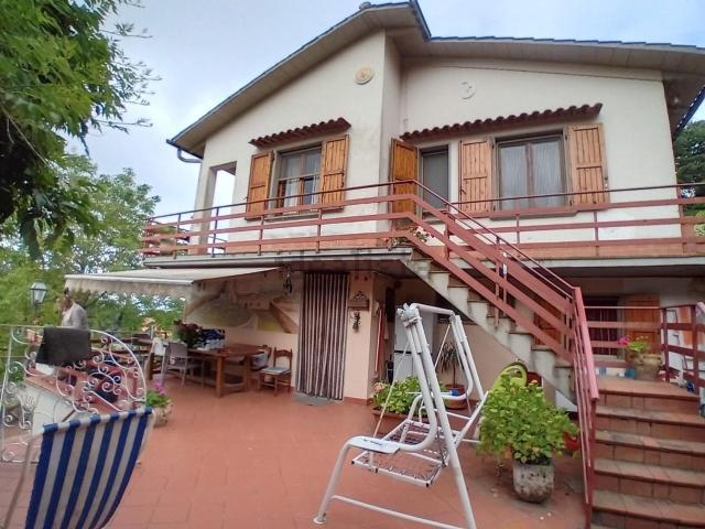 Villetta indipendente in vendita di 240 m² in Via Sovvigno