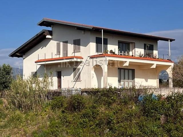 Villetta indipendente in vendita di 240 m² in Via Siclari Concessa