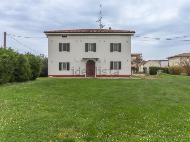 Villetta indipendente in vendita di 240 m² in Via Statale, 144