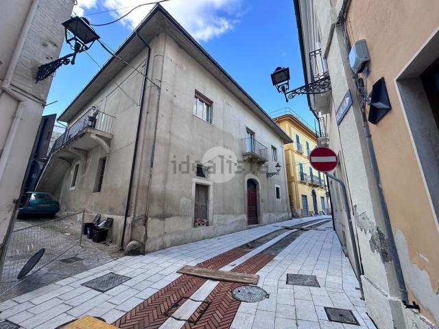 Villetta indipendente in vendita di 240 m² in Via Paradiso, 2