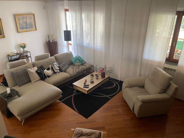 Villetta indipendente in vendita di 240 m² in Via Paride Pascucci