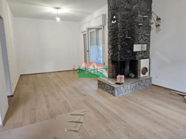 Villetta indipendente in vendita di 240 m² in Via Rocca Ai Fossi