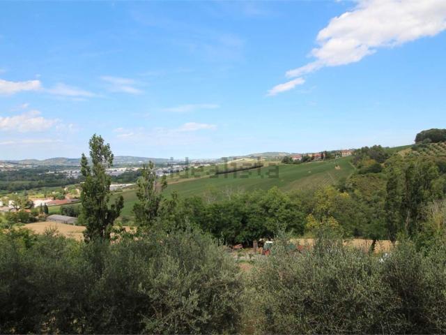 Villetta indipendente in vendita di 240 m² in Via Roma