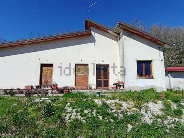Villetta indipendente in vendita di 240 m² in Via Roma, 80