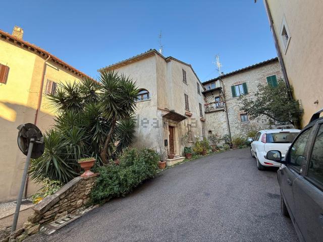 Villetta indipendente in vendita di 240 m² in Via Rimembranze, 8