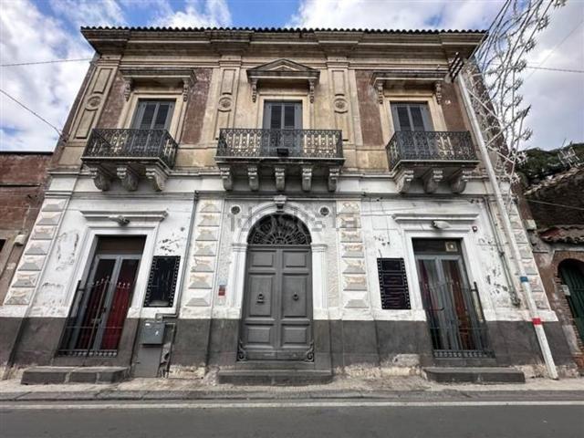 Villetta indipendente in vendita di 240 m² in Via Umberto