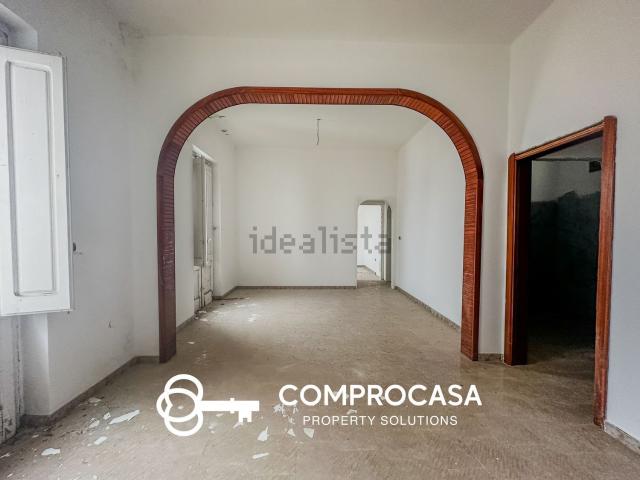 Villetta indipendente in vendita di 240 m² in Via Ugo Foscolo, 7