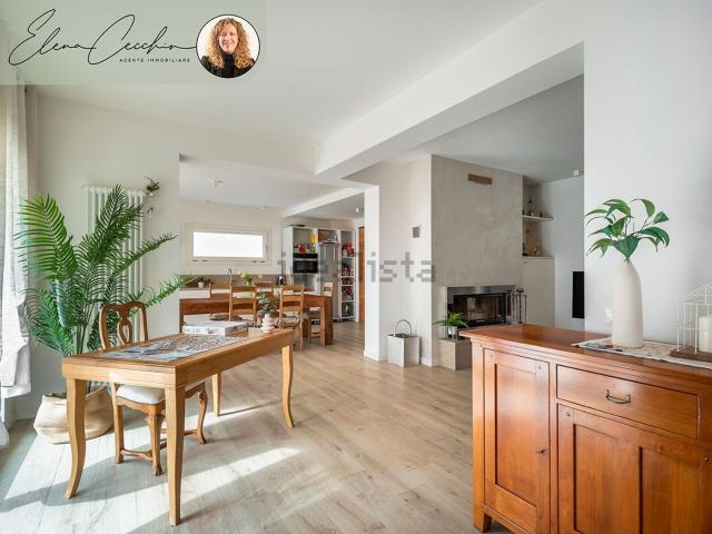 Villetta indipendente in vendita di 240 m² in Via Zermanese, 158