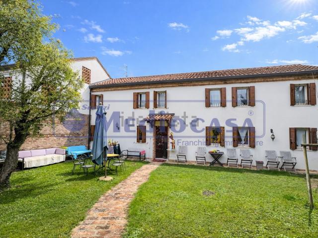 Villetta indipendente in vendita di 240 m² in Viale dei Mille