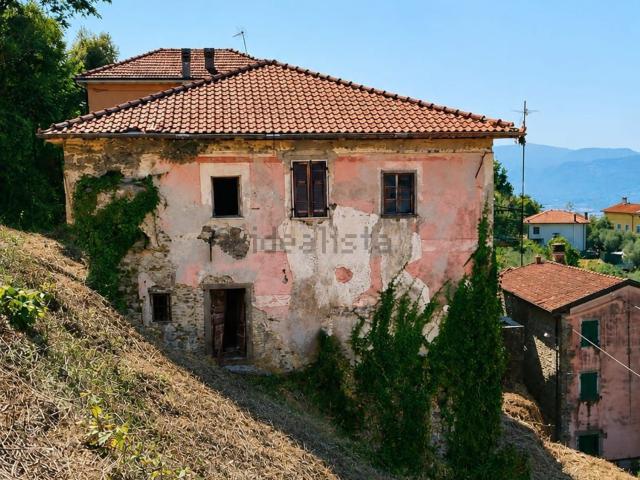 Villetta indipendente in vendita di 240 m² in Frazione Tranci, 40